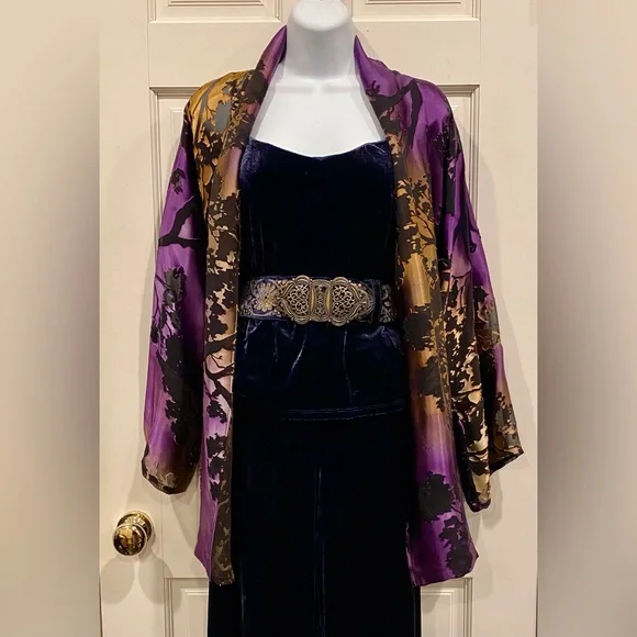 Daslu blue velvet with gold magnificent belt Royal Blue Gold Velvet Suit Set – DIMPLE DESIGN STUDIO main image 4